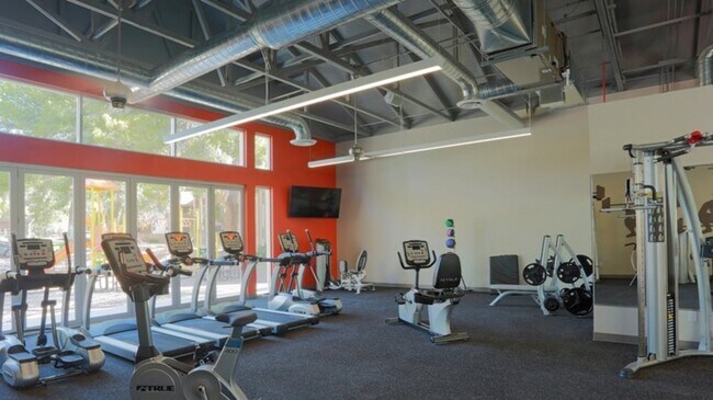 Building Photo - 11 E Orange Grove Rd