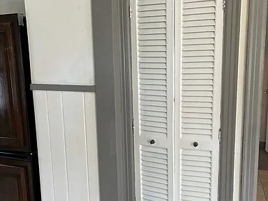 Building Photo - 1604 W 11th St