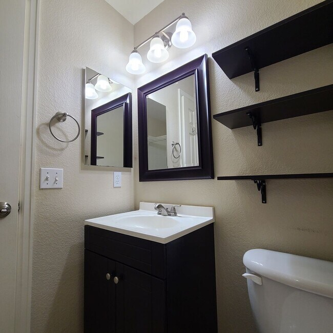 Building Photo - 6316 Riverdale Dr