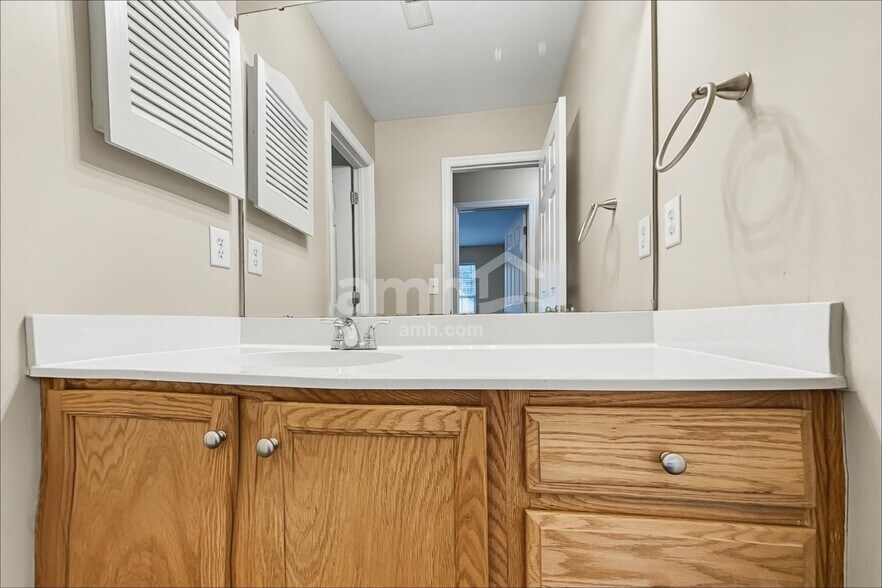 Building Photo - 202 Curico Ln
