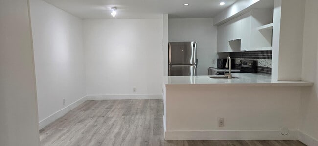 Building Photo - 10930 Royal Palm Blvd