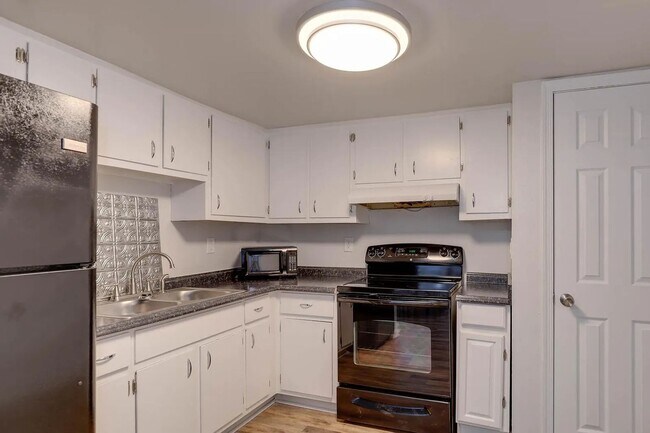 Building Photo - Charming 3BR Home in Norfolk