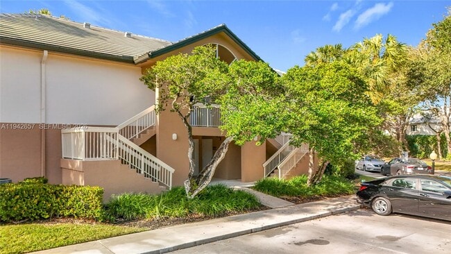 Building Photo - 9877 Westview Dr