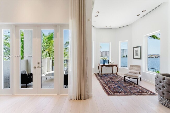 Building Photo - 3916 Island Estates Dr