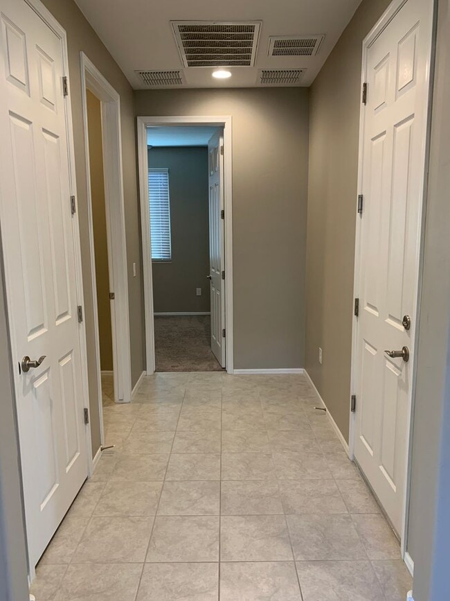 Building Photo - 3 Bedroom 2 Bath Home with 2 car garage, only built in 2020