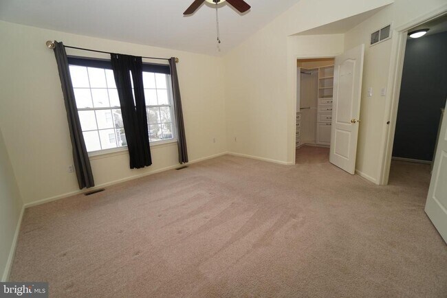 Building Photo - 2000 Harvard Dr