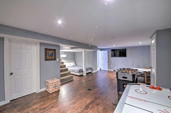 Building Photo - 6447 S Franklin Rd