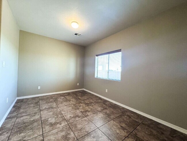 Building Photo - Spacious 4-Bed, 3-Bath Gem with 1804 Sq. F...