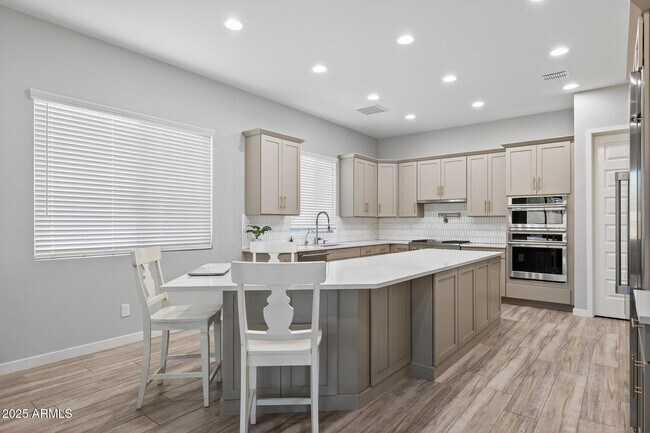 Building Photo - 20194 E Raven Dr