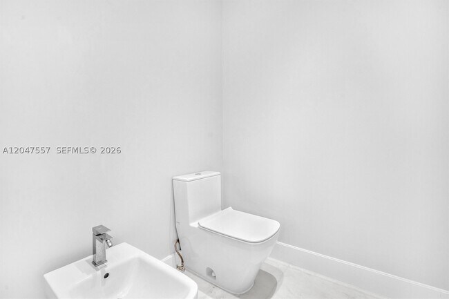 Building Photo - 21391 Marina Cove Cir