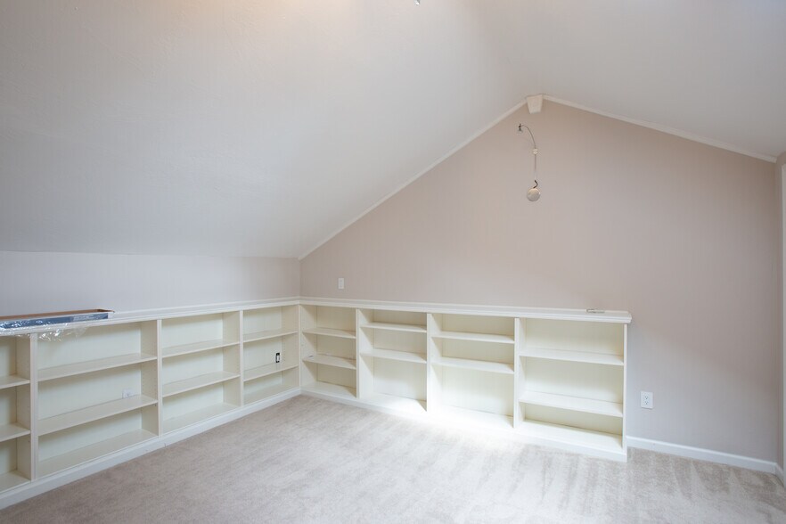 Building Photo - 1605 Deford Bailey Ave