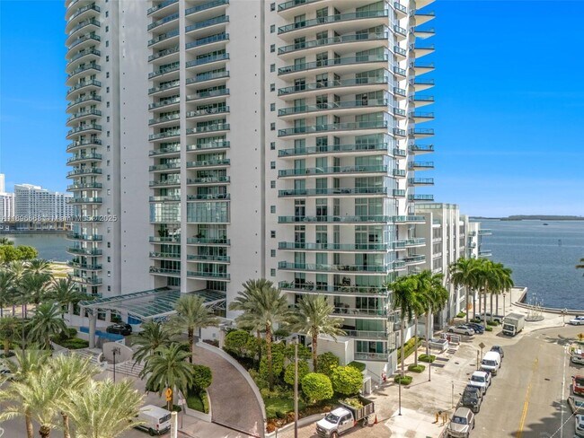 Building Photo - 1331 Brickell Bay Dr