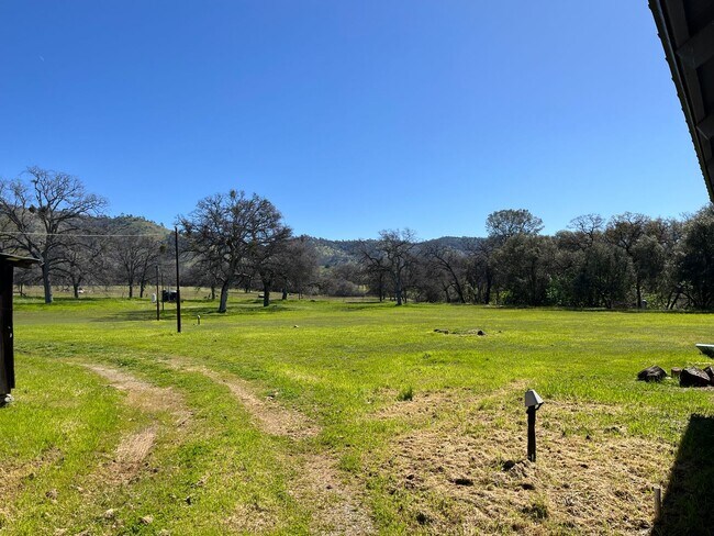 Building Photo - Beautiful Foothil Views Available Now!