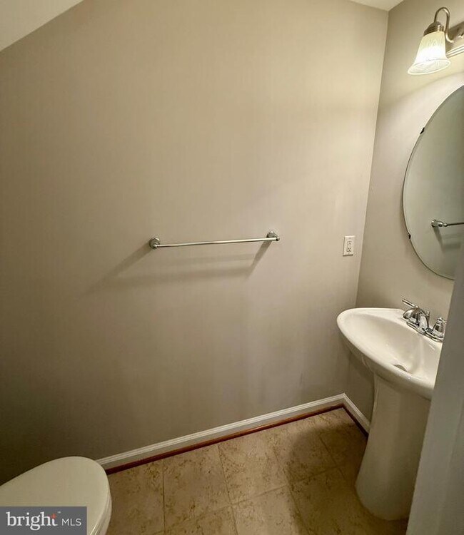 Building Photo - 2593 Eastbourne Dr