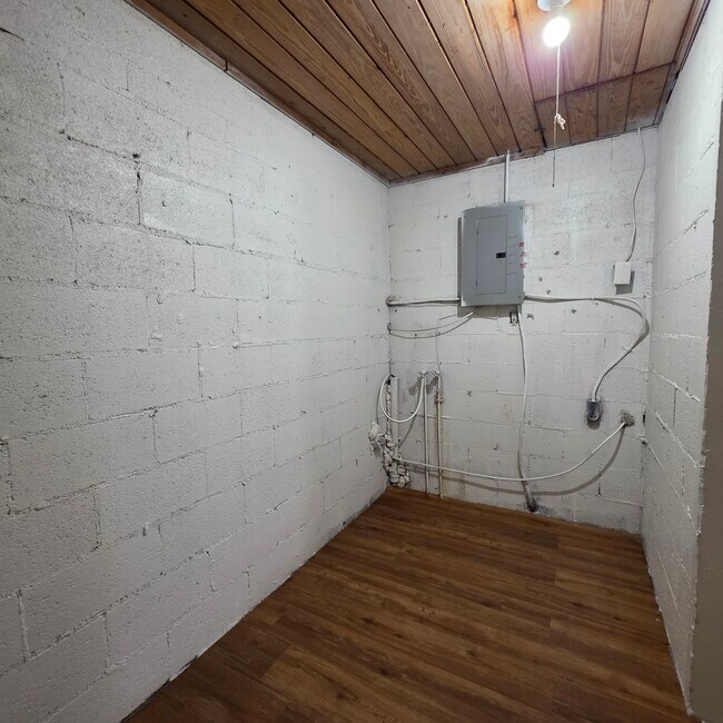 Building Photo - 2508 Belmont Ave