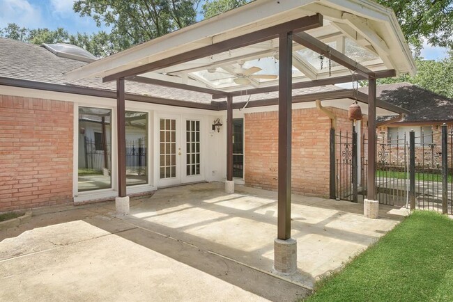 Building Photo - 10166 Hanka Dr