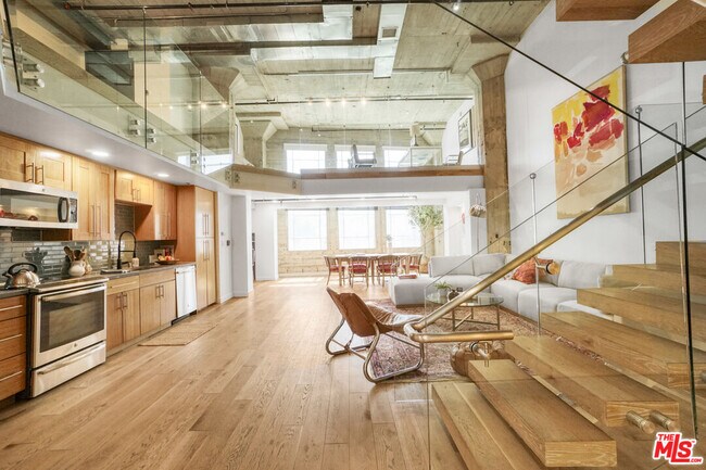 Building Photo - 1855 Industrial St