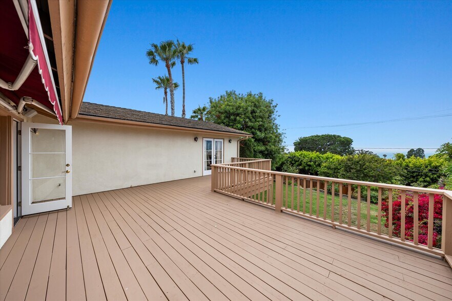 Building Photo - 2129 Palos Verdes Dr W