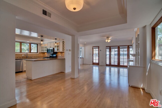 Building Photo - 127 Abalone Ave