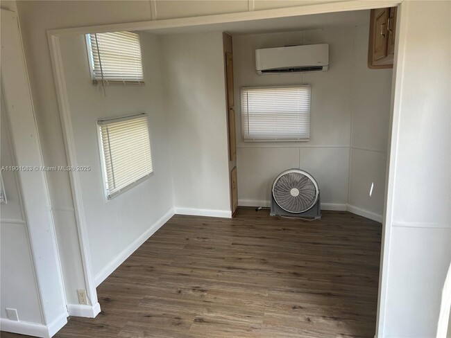 Building Photo - 1600 NW 42nd St