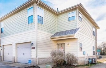 Building Photo - 1123 S Tottenham Ct