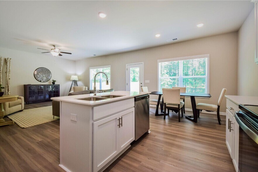 Building Photo - 3325 Lilac Crk Trl