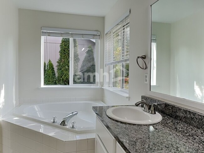 Building Photo - 8008 207th St Ct E