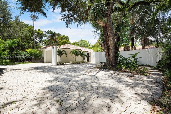 Building Photo - 5810 Maggiore St