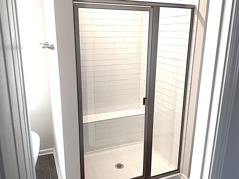 Building Photo - 3260 Emberly Dr