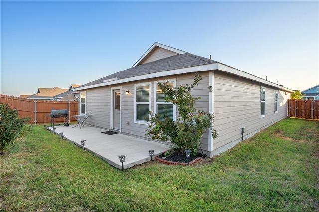 Building Photo - 2918 Acacia Dr