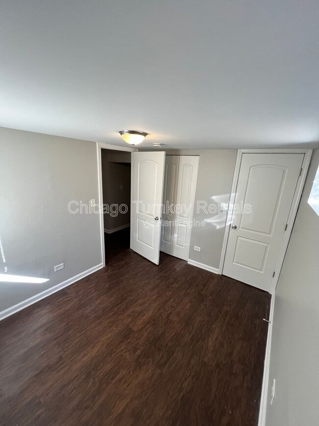 Building Photo - 17504 Oakwood Dr