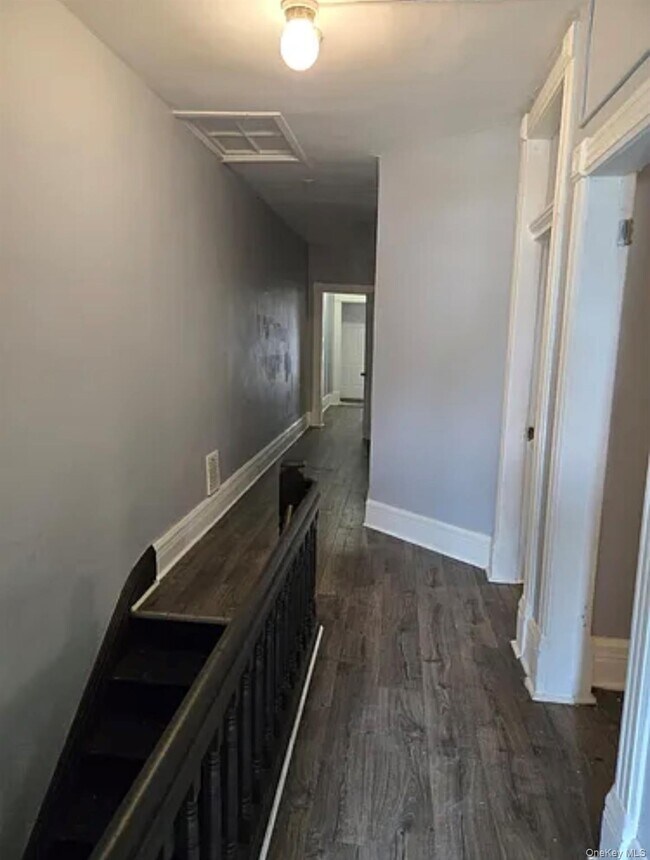 Building Photo - 146 Mansion St
