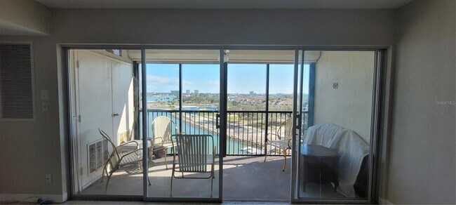 Building Photo - 10355 Paradise Blvd