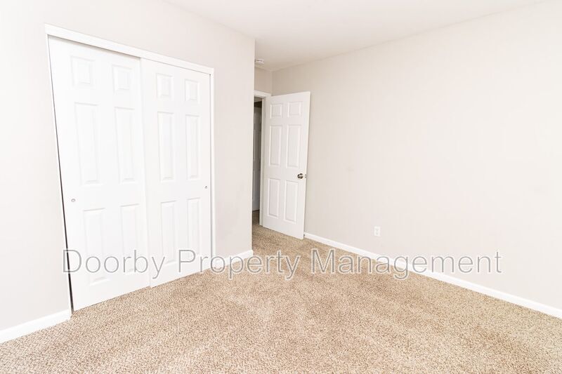 Building Photo - 1345 Cenora Ln