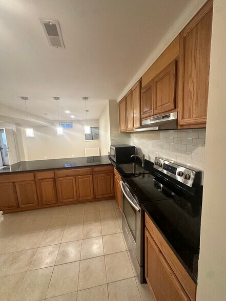 Building Photo - 2907 Dumas St