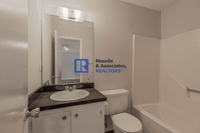 Building Photo - 3 Bed/2 Bath Home in Pearl