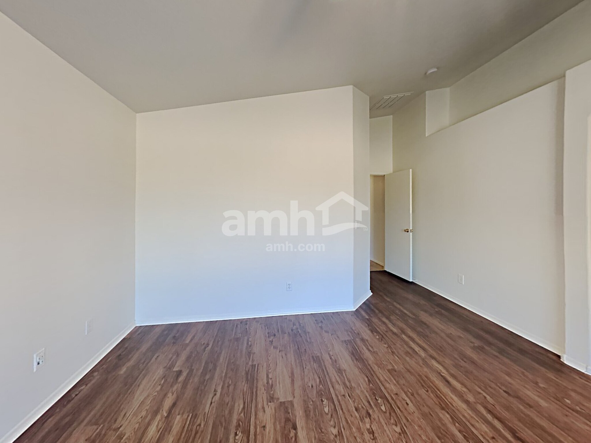 Building Photo - 4324 W Darrow St