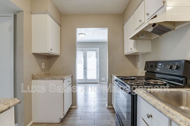 Building Photo - 6048 NW Expressway