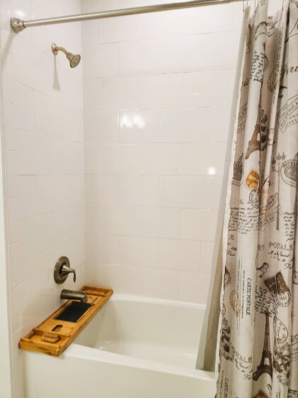 Building Photo - Beautiful FULLY FURNISHED 3 bedroom, 2.5 b...