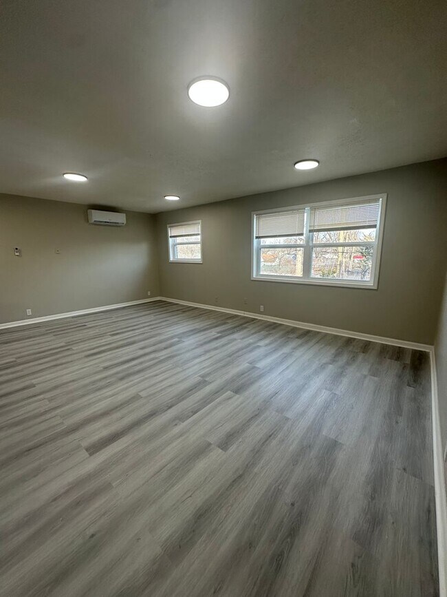 Building Photo - Live in Style at Bellagio East Living I: Convenient and Vibrant Community in Indianapolis