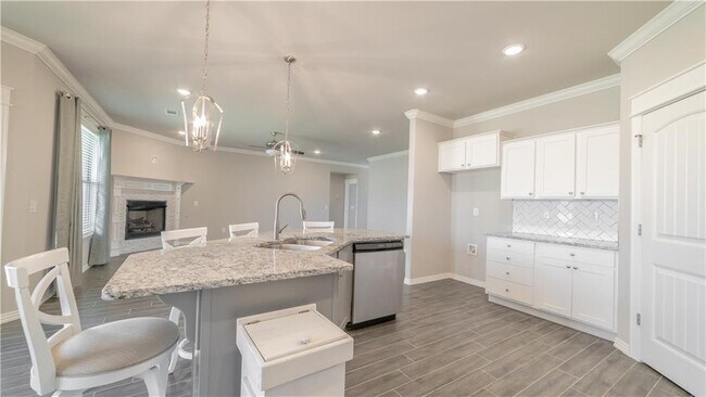 Building Photo - 1222 Bradley St