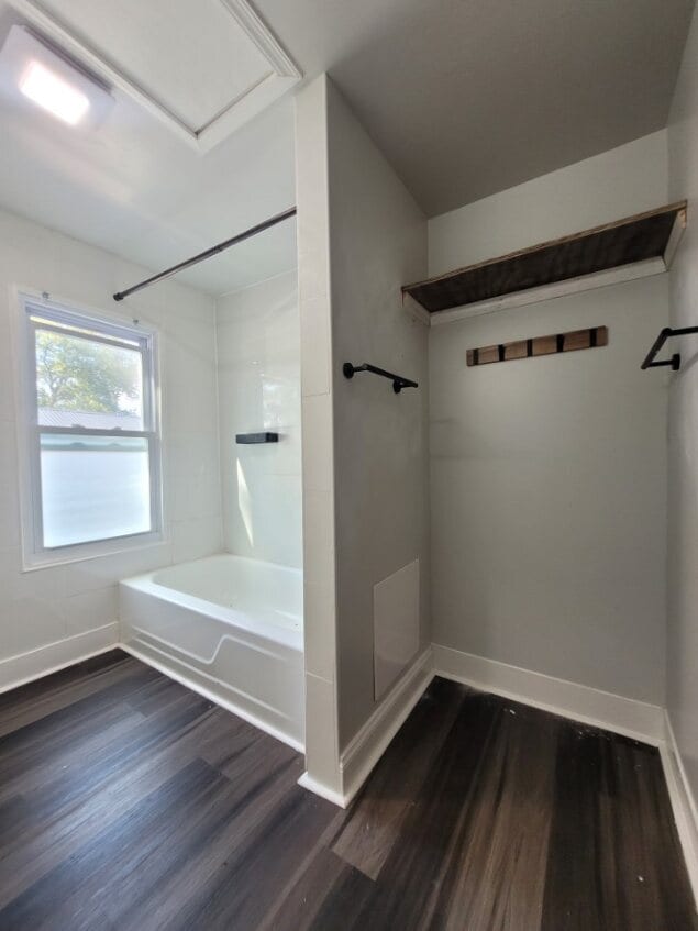 Building Photo - 121 W Main St