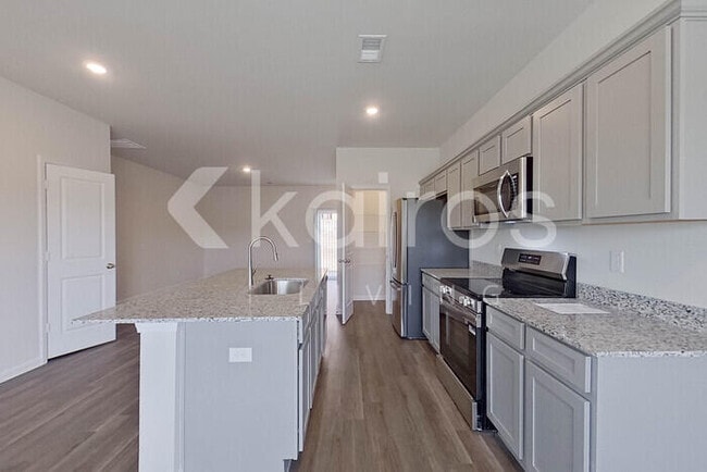 Building Photo - 2241 Banyon Cir