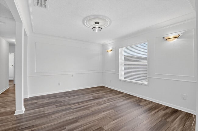 Building Photo - 1012 W Camino Real