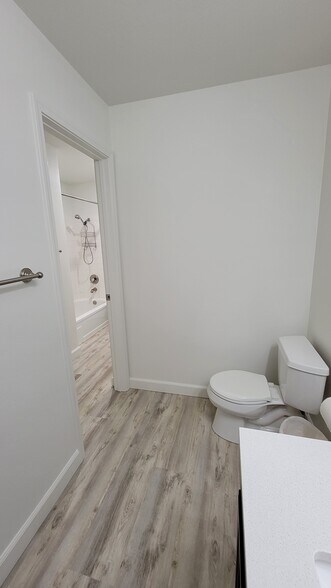 Building Photo - 1109 Wildrose Ct
