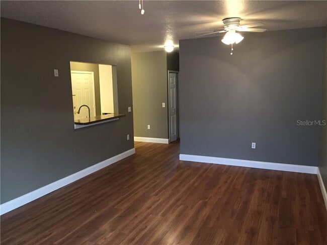 Building Photo - 6413 Hollydale Pl