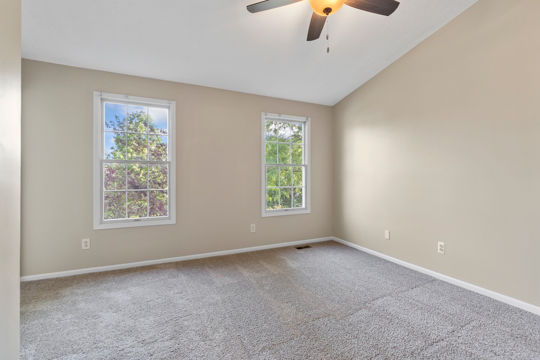 Building Photo - 5710 Silver Spurs Ln