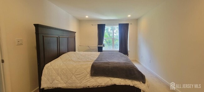 Building Photo - 6 Begonia Ln
