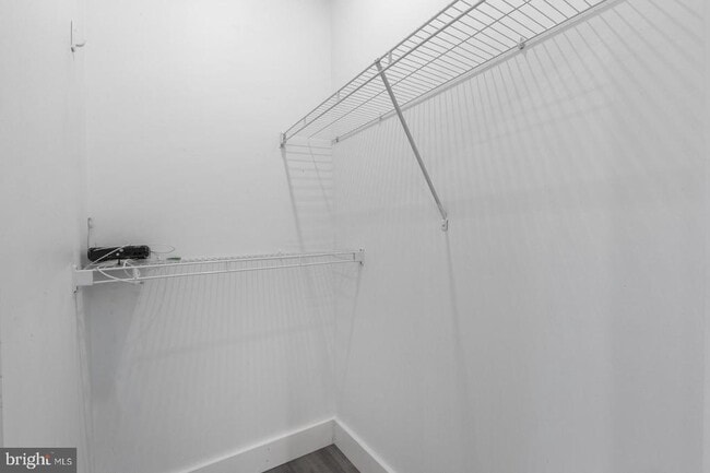 Building Photo - 212 Catharine St