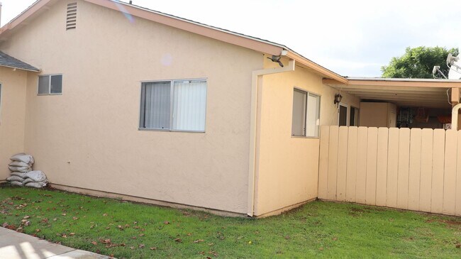 Building Photo - 1 bedroom 1 bath single level apartment in El Cajon City